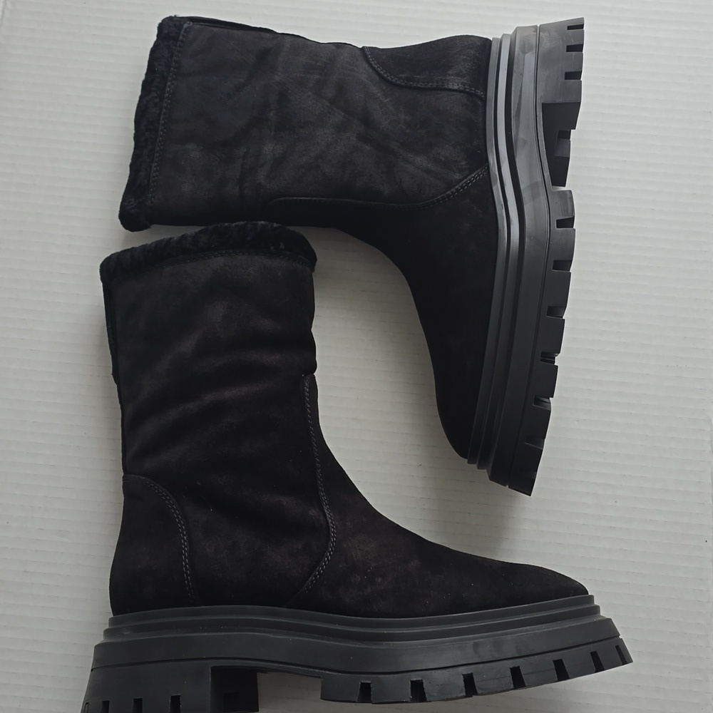 Stuart Weitzman Women's Bedford Chill Moto Suede/Shearling Boot 7.5